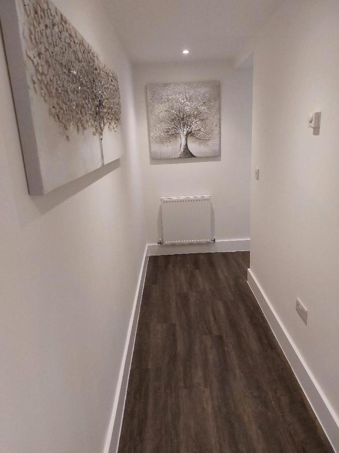 Superb 1 Bedroom Stylish App 1st Fl Sleeps 2 + 2 Apartment Bournemouth