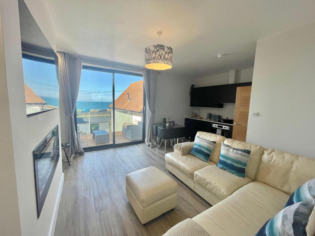 Coastline Retreats: Themed Seaside With Luxury Bath Bournemouth