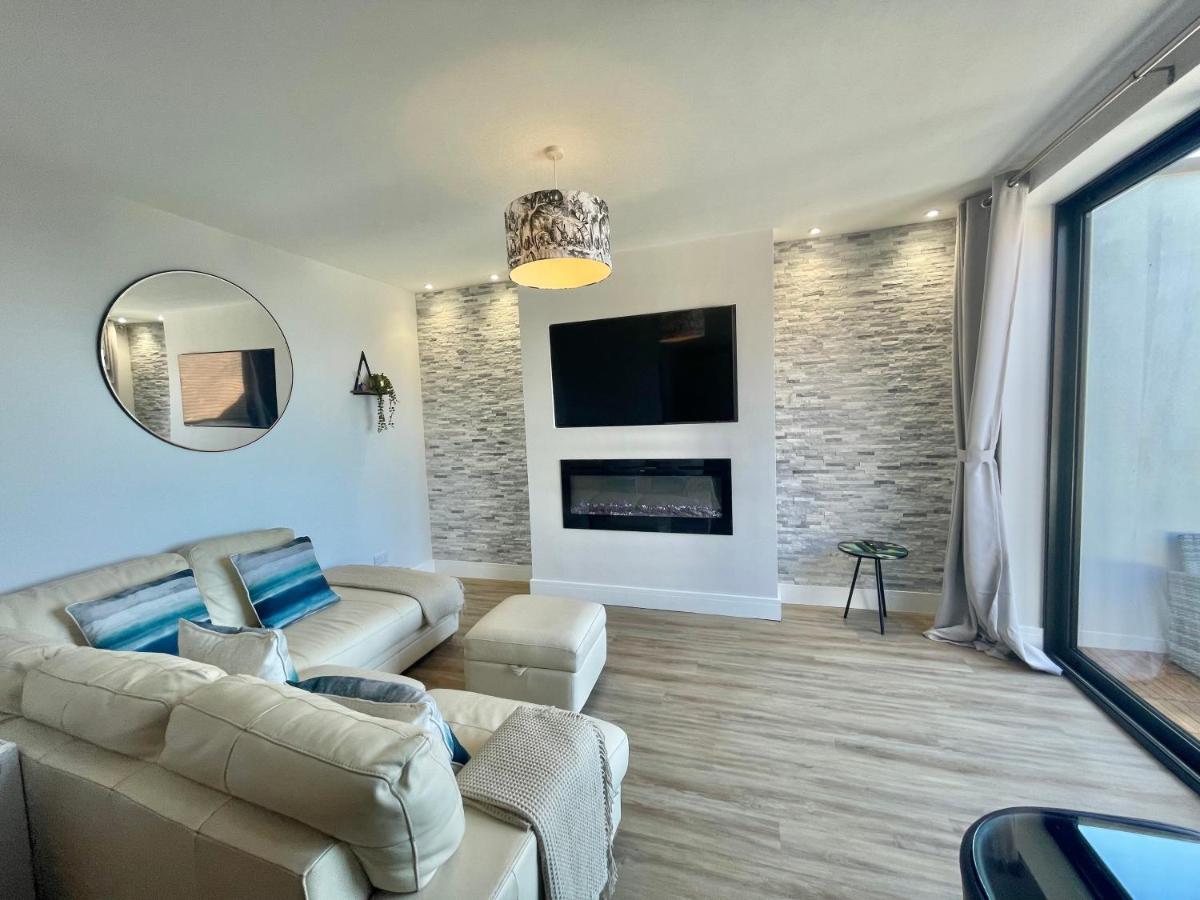 Apartment Coastline Retreats: Themed Seaside With Luxury Bath Bournemouth