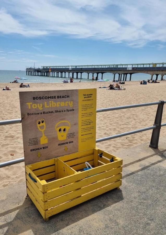 Centrally Located Boscombe Apart With Parking Bournemouth