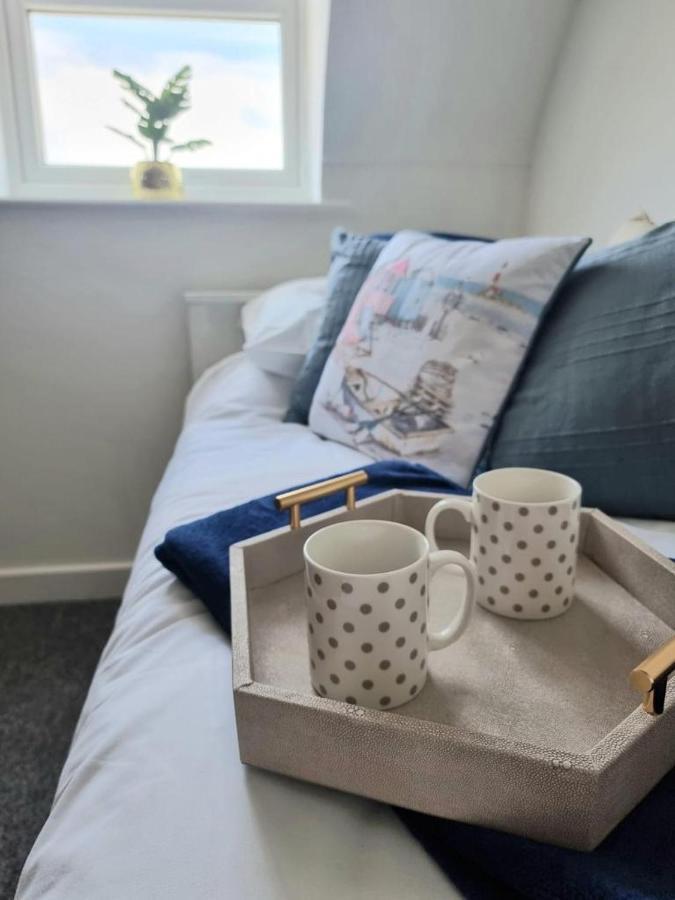 Apartment Centrally Located Boscombe Apart With Parking Bournemouth