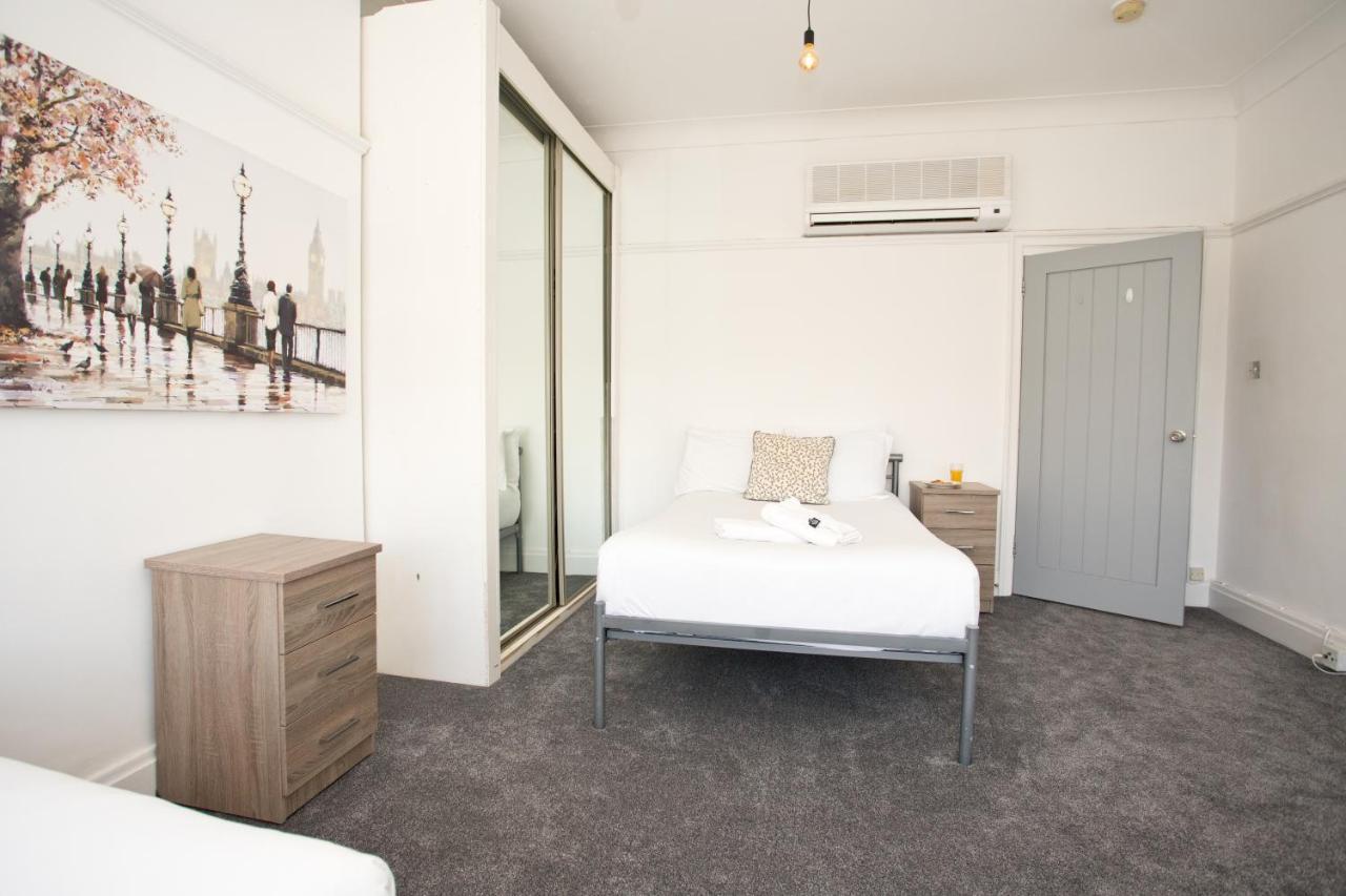 Richmond Views - Prime Town Centre Location - Close To The Beach!