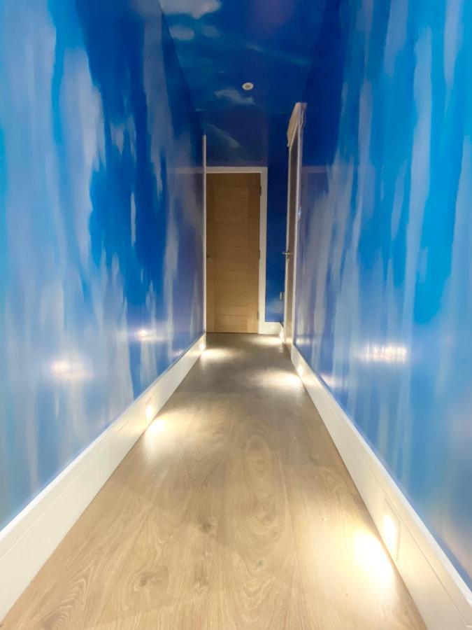 Coastline Retreats - Cloud9: Luxury Garden Flat With Modern Amenities Apartment