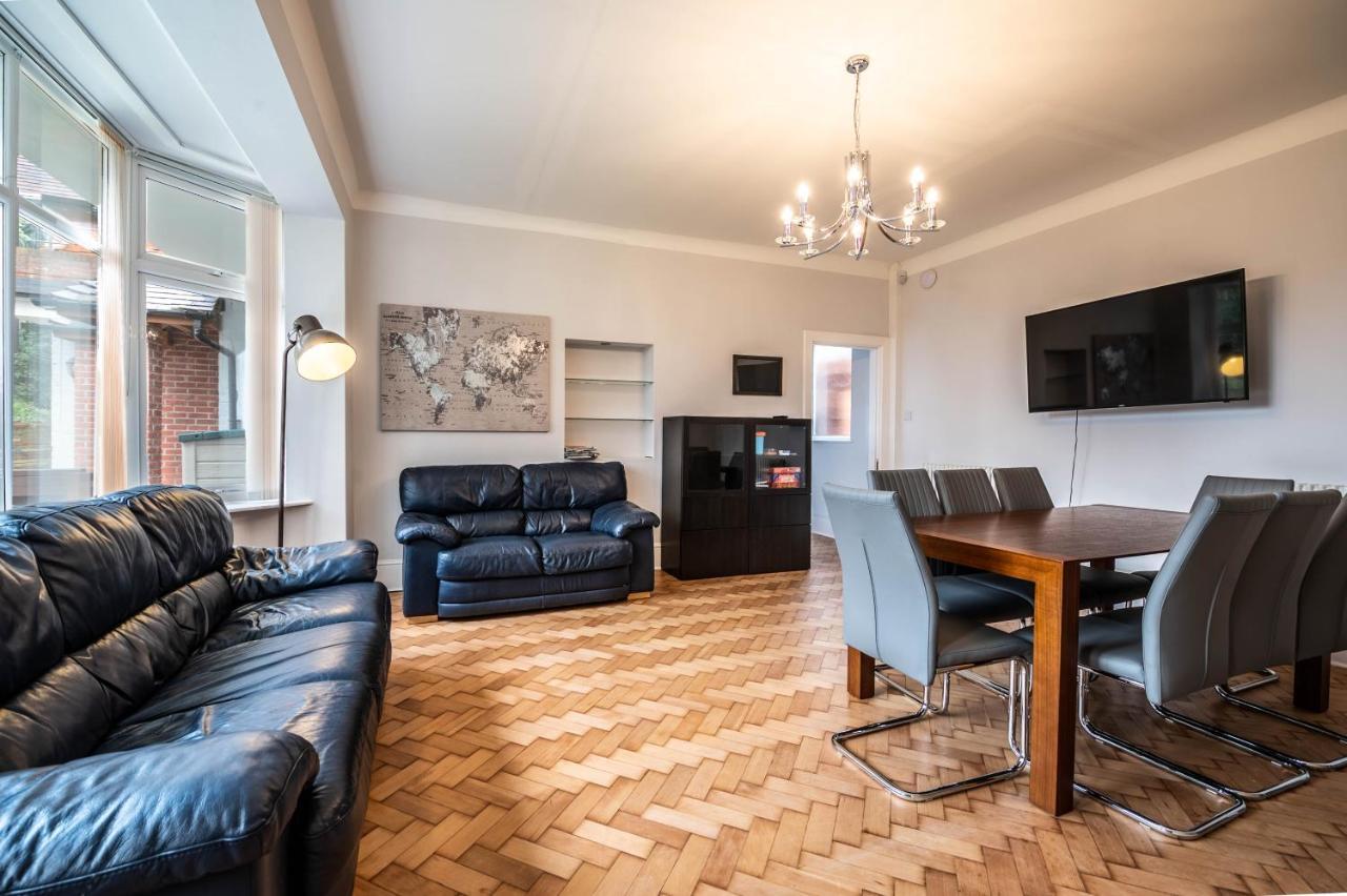 The Manor - Large Luxury In - Sleeps 12+ Bournemouth