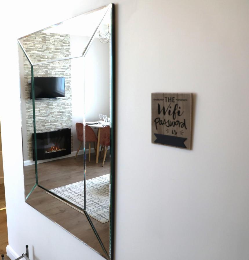 Amprenta - Gorgeous Interior Designed 1 Bedroom *