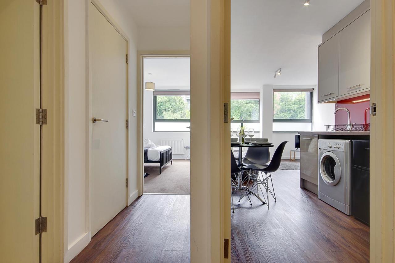 Hill House Apartment *