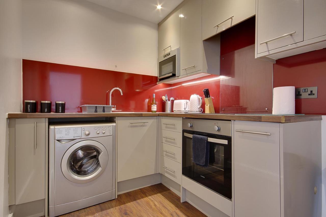 Hill House Apartment *