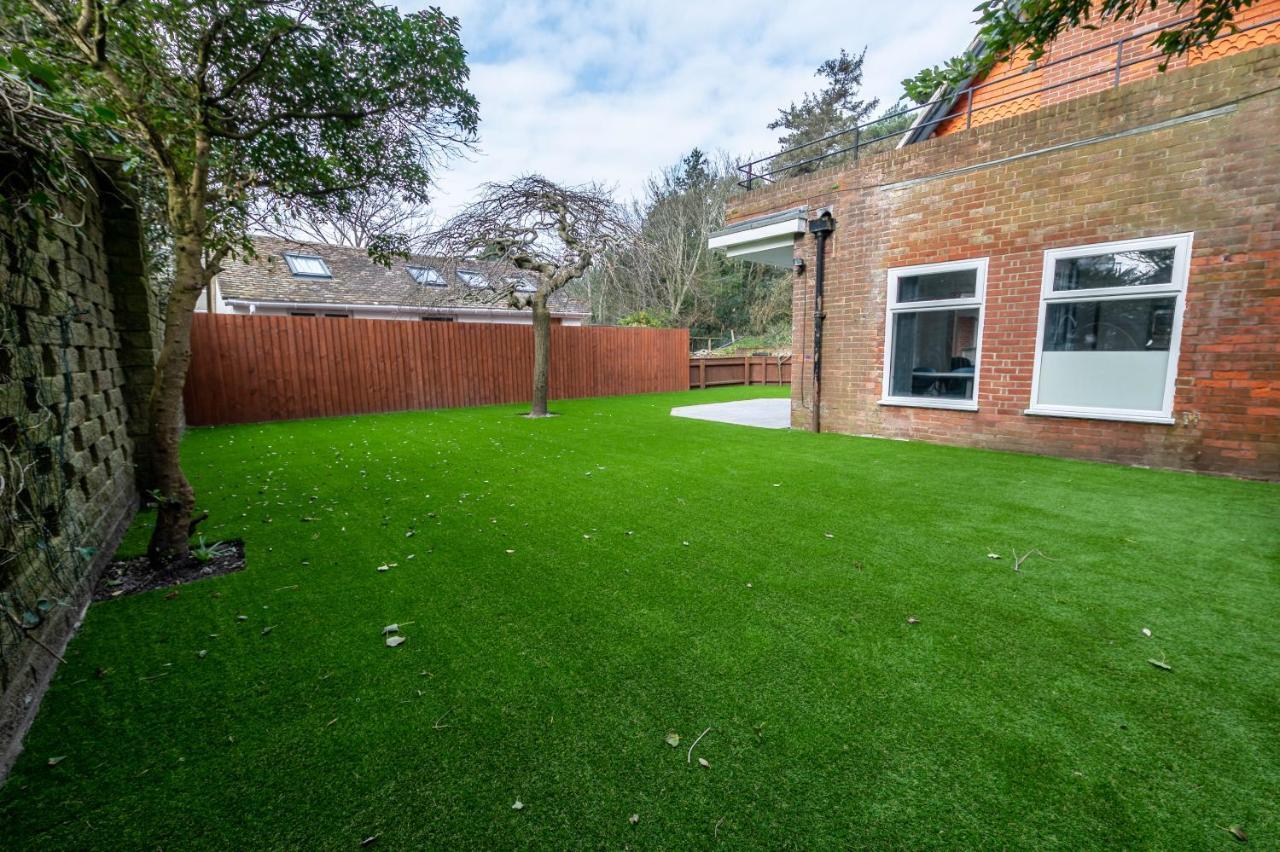 The Manor - Large Luxury In - Sleeps 12+ *