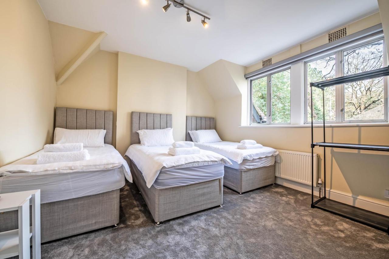 The Manor - Large Luxury In - Sleeps 12+ *