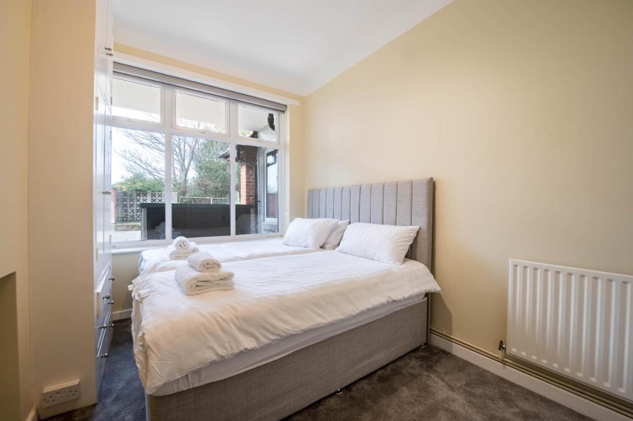 Holiday home The Manor - Large Luxury In - Sleeps 12+