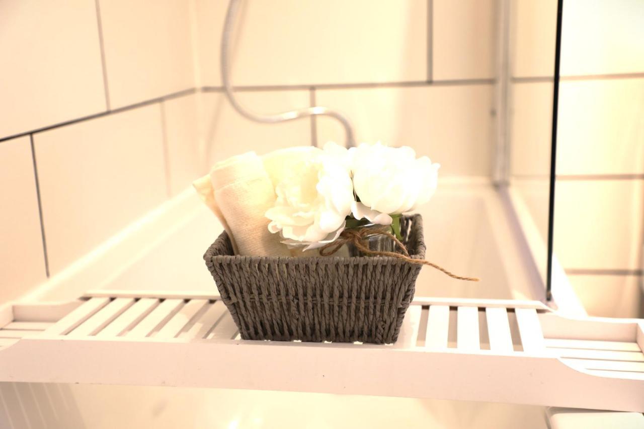 Amprenta - Gorgeous Interior Designed 1 Bedroom Apartment *