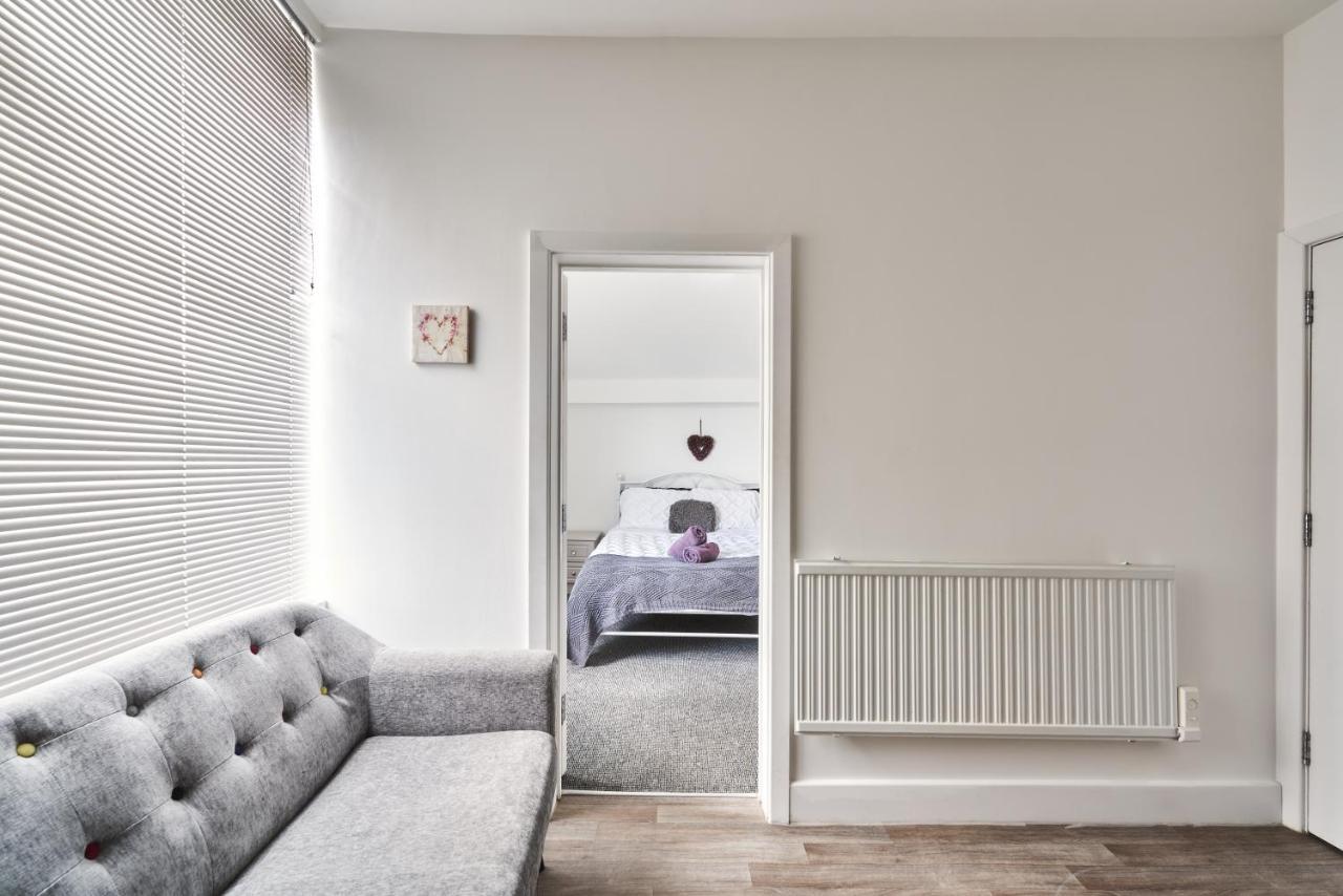 Apartment Modern Central Studio And One Bed Flats Close To The Beach *