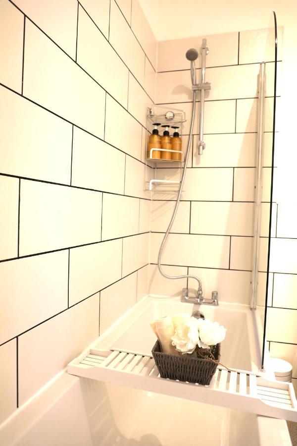Amprenta - Gorgeous Interior Designed 1 Bedroom Apartment *
