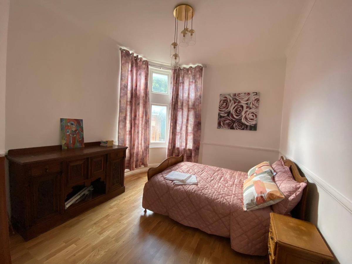 Apartment Seaside Rentals Bournemouth Centre - Large 3Br, Wifi, Beach 8 Min Walk *