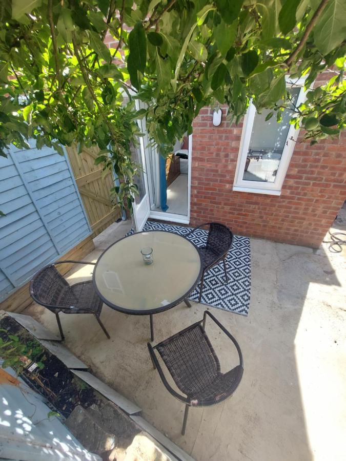Apartment New, Stylish Flat With Private Patio And Free On-street Parking Check Out At 11am Bournemouth
