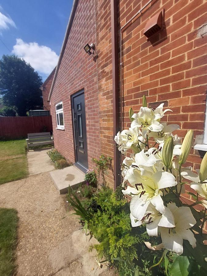 New, Stylish Flat With Private Patio And Free On-street Parking Check Out At 11am Apartment