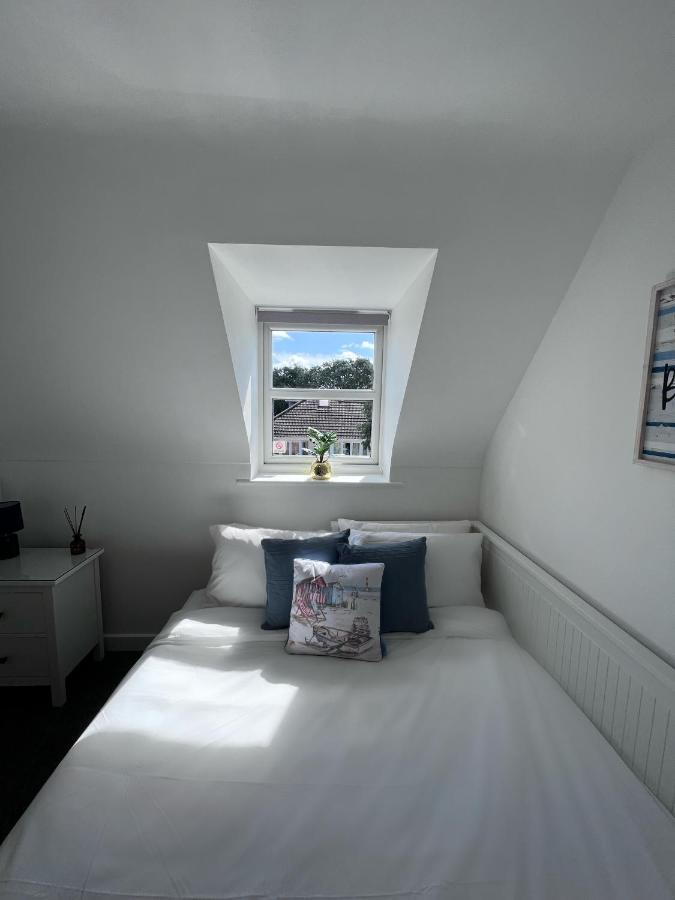 Centrally Located Boscombe Apart With Parking * Bournemouth