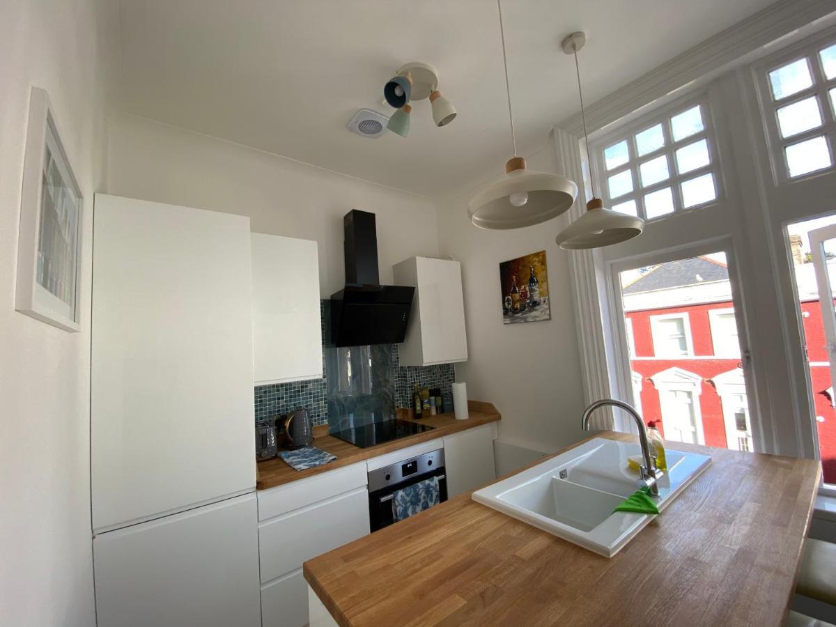 Seaside Rentals Bournemouth Centre - Large 3Br, Wifi, Beach 8 Min Walk Apartment Bournemouth