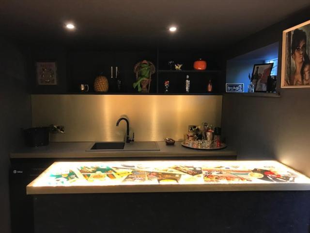 Ultimate Glam, Vintage Pad. Cool 70s Bar. Holiday home Bournemouth