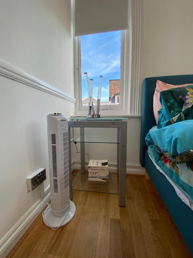 Apartment Seaside Rentals Bournemouth Centre - Large 3Br, Wifi, Beach 8 Min Walk *