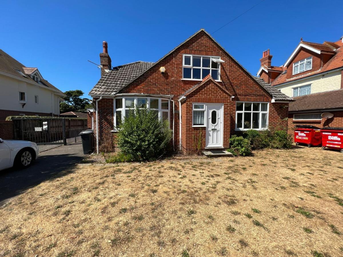 Holiday home 19a Stourwood Avenue *