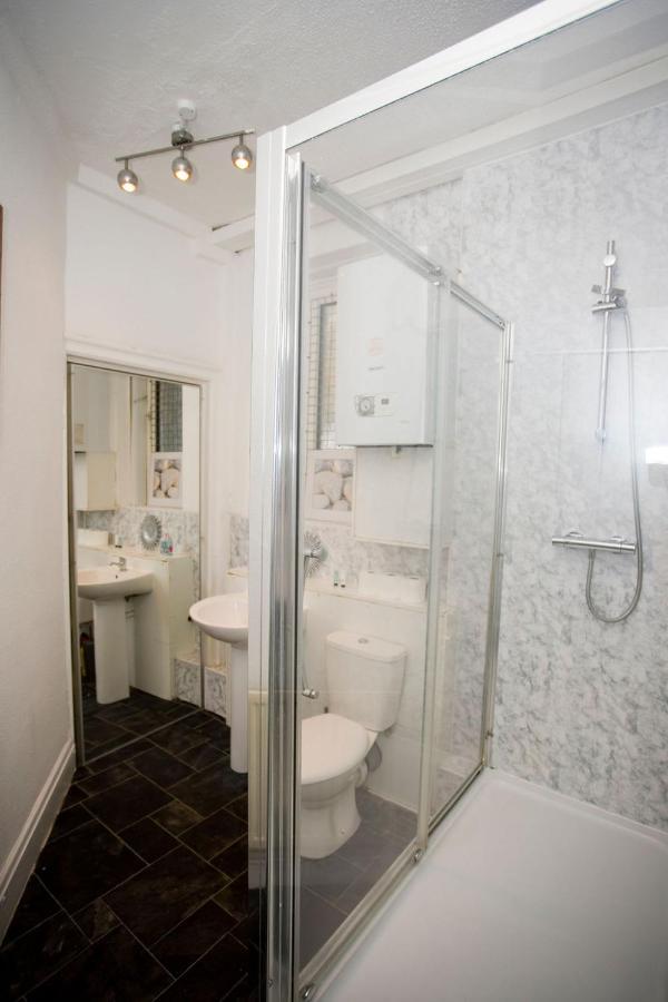 Apartment Richmond Views - Prime Town Centre Location - Close To The Beach!