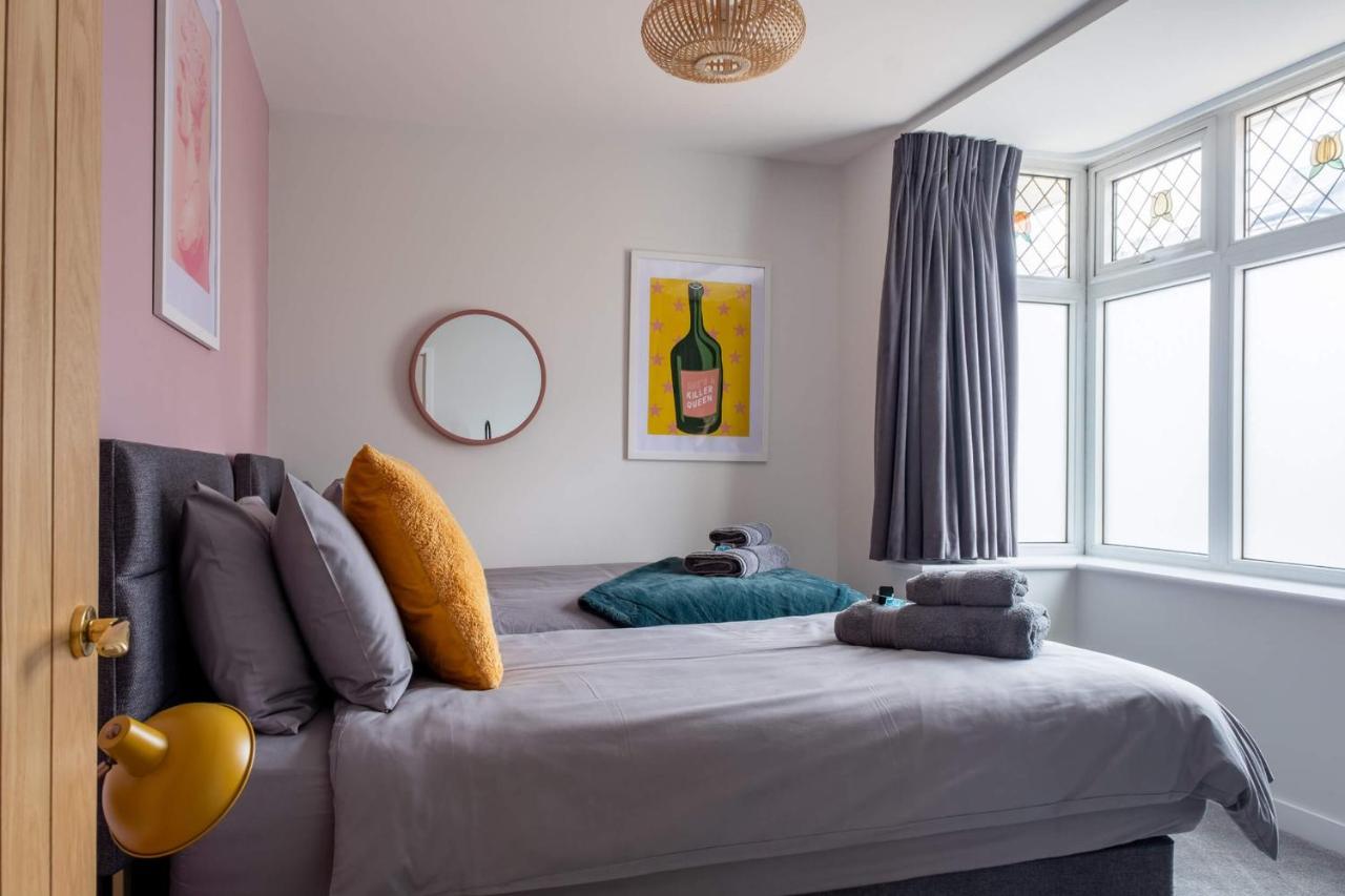 Holiday home Ultimate Glam, Vintage Pad. Cool 70s Bar.