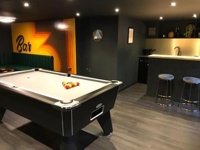 Holiday home Ultimate Glam, Vintage Pad. Cool 70s Bar.
