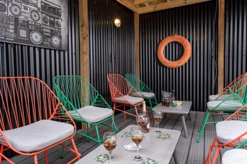 Ultimate Glam, Vintage Pad. Cool 70s Bar. * Bournemouth