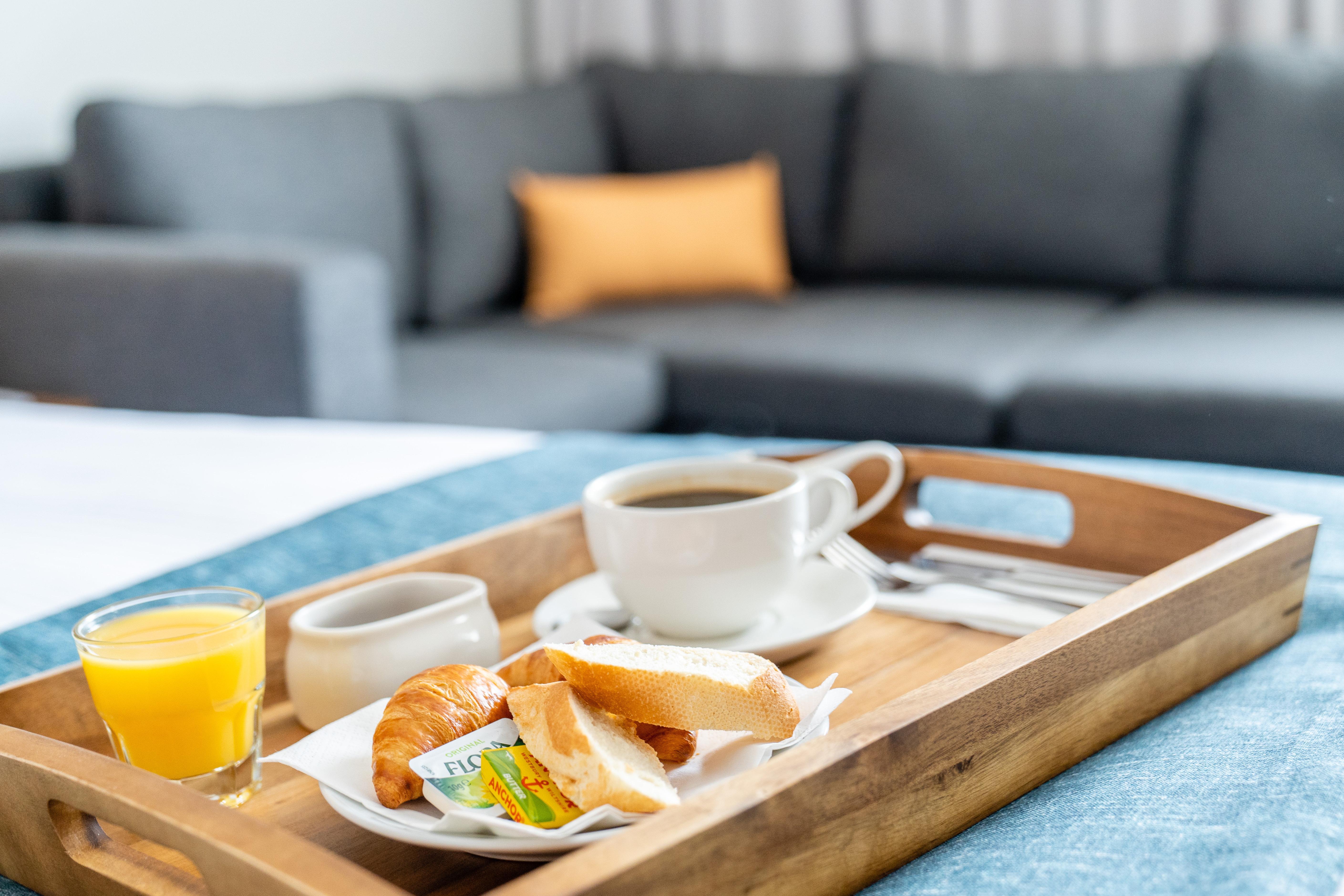 By Ihg