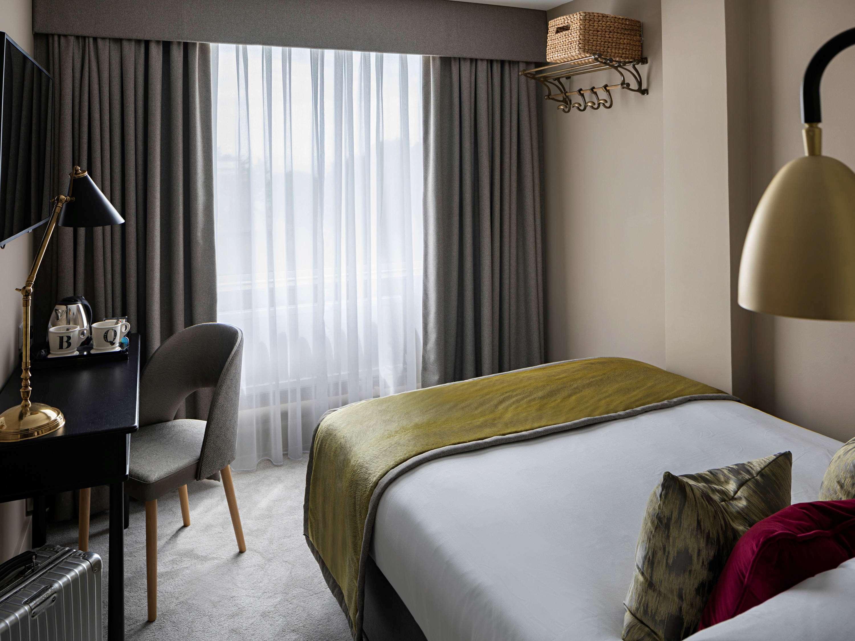 Hotel The Queens & 4*