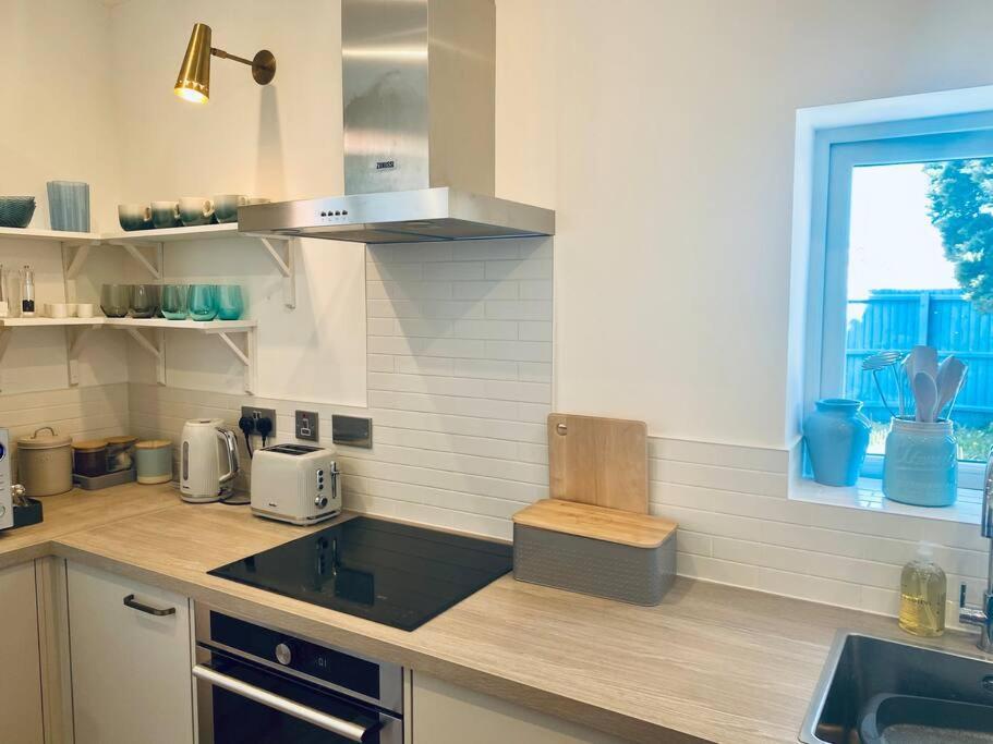 With Garden, Close To New Forest * Bournemouth