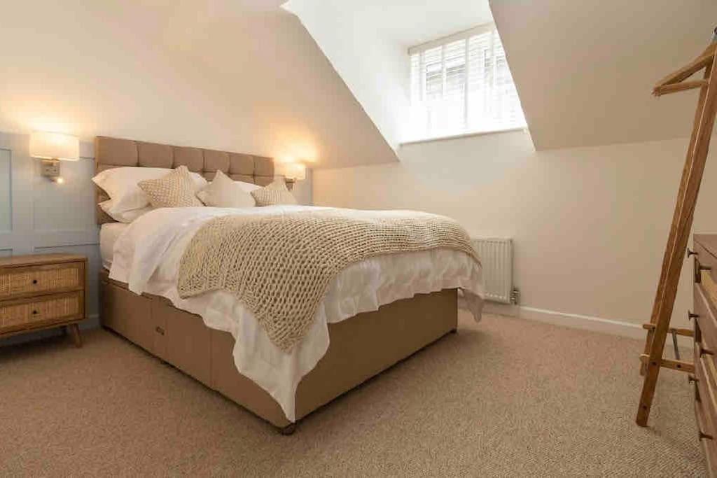 Lovely 4 Bed House Bournemouth