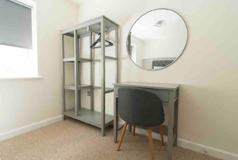 Lovely 4 Bed House Holiday home *