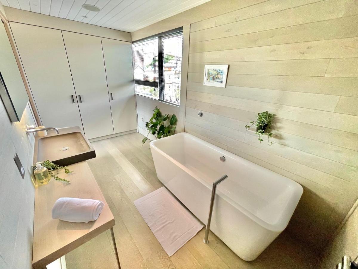 The - Stunning Sea View Penthouse Bournemouth