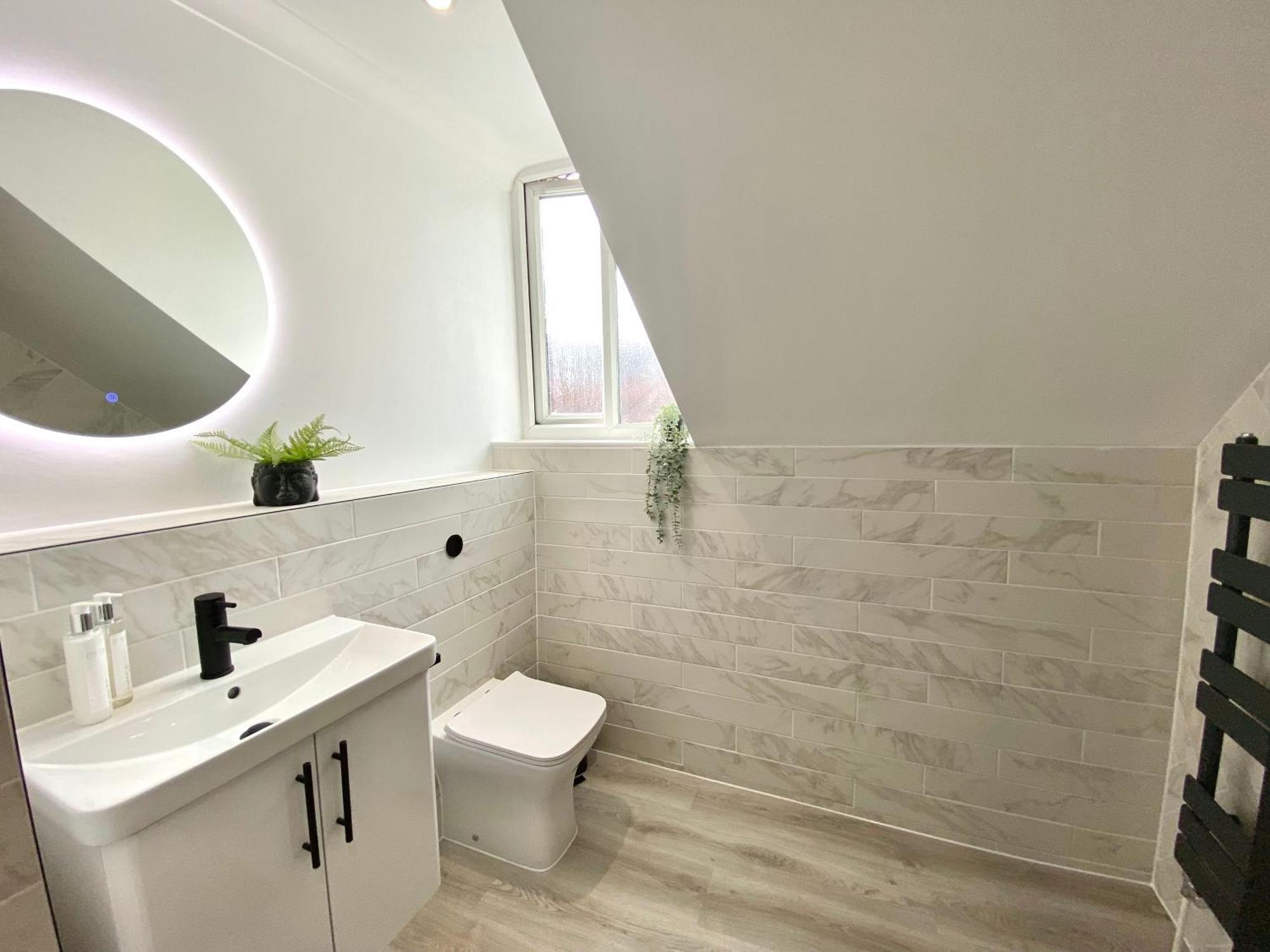 Luxury Scandi Inspired 1 Bed Town Centre Apartment *