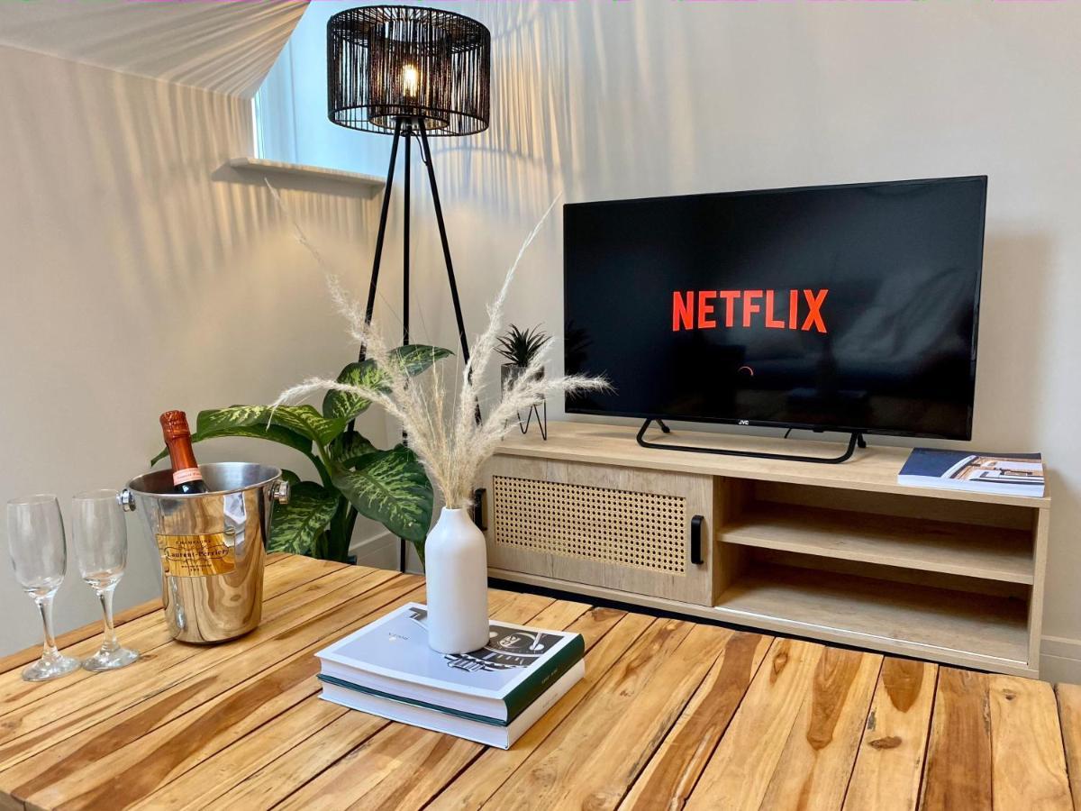 Apartment Luxury Scandi Inspired 1 Bed Town Centre
