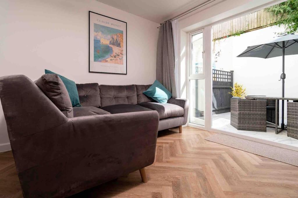 Lovely 4 Bed House Holiday home Bournemouth