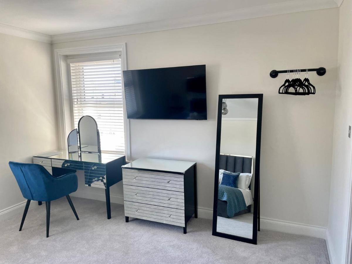 Exquisite Apartment, Stone Throw From The Apartment Bournemouth