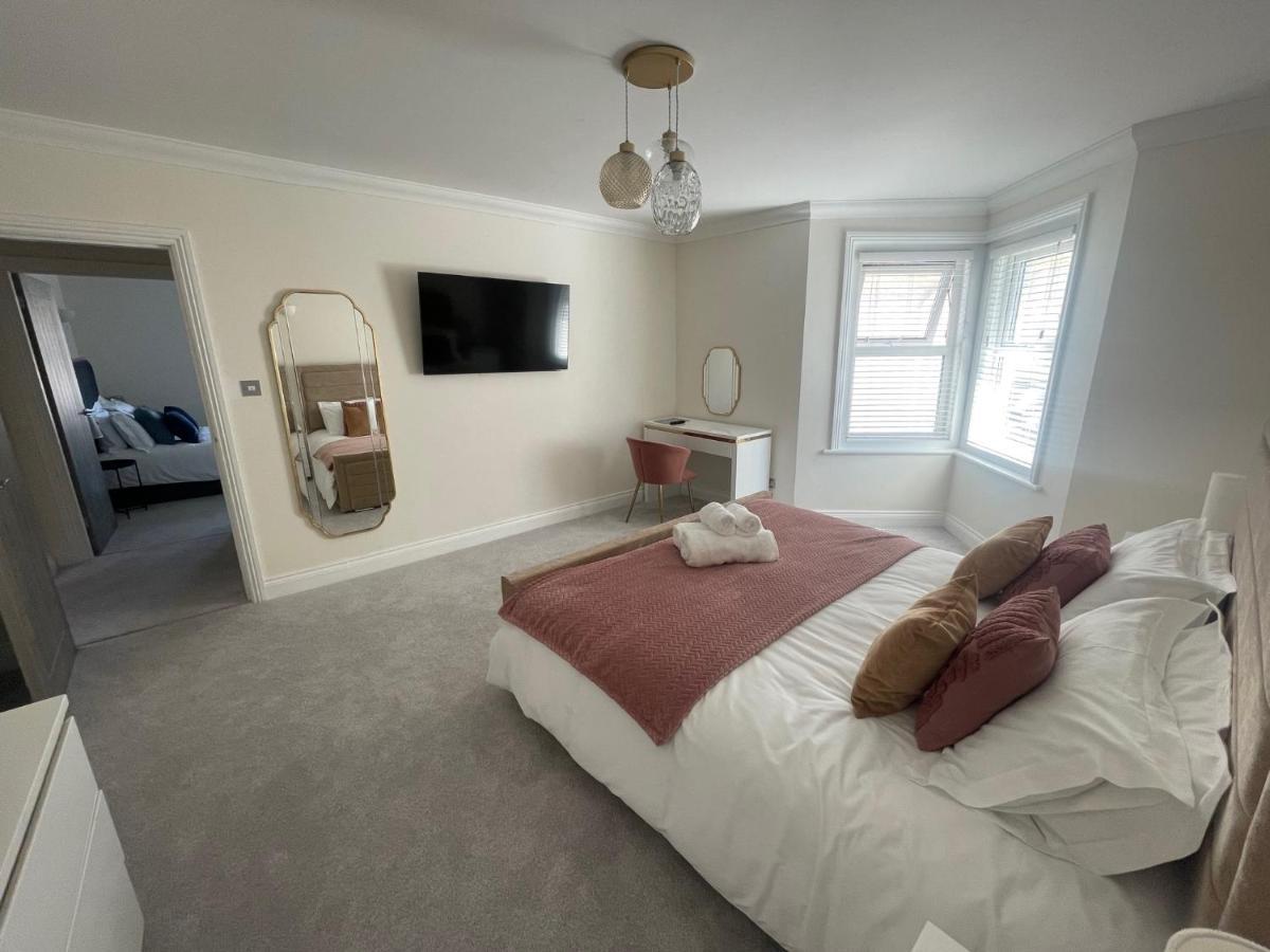 Exquisite Apartment, Stone Throw From The Apartment