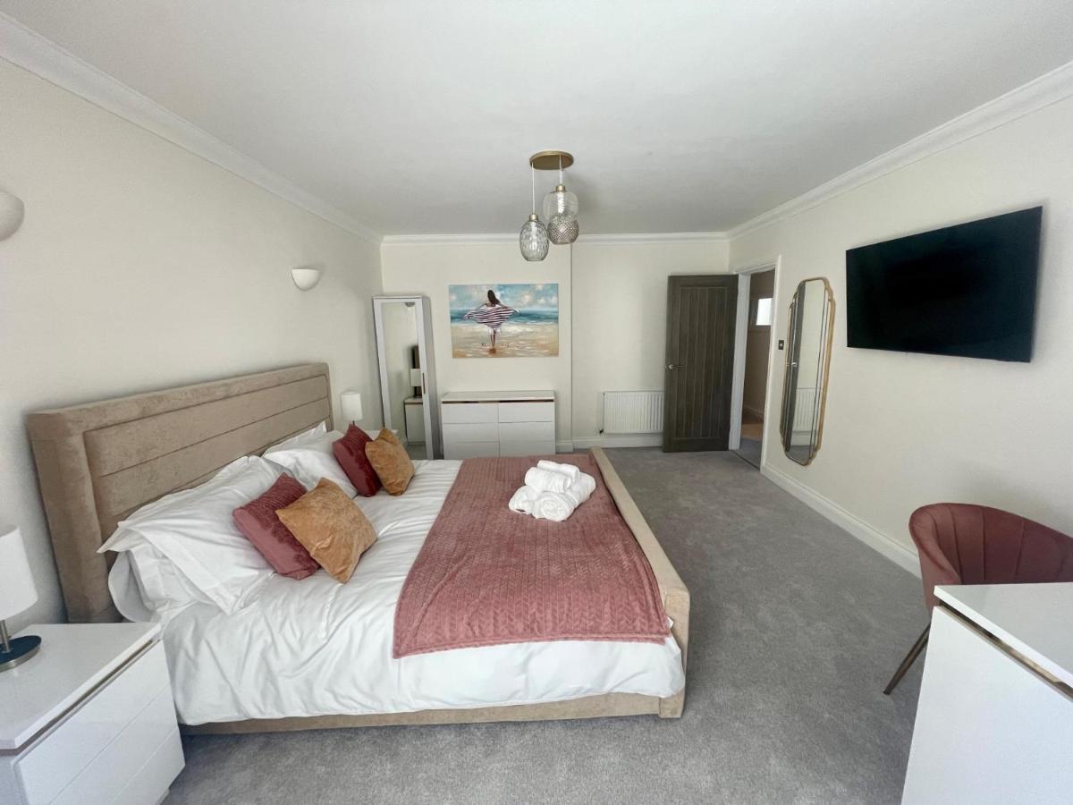 Exquisite Apartment, Stone Throw From The Apartment *