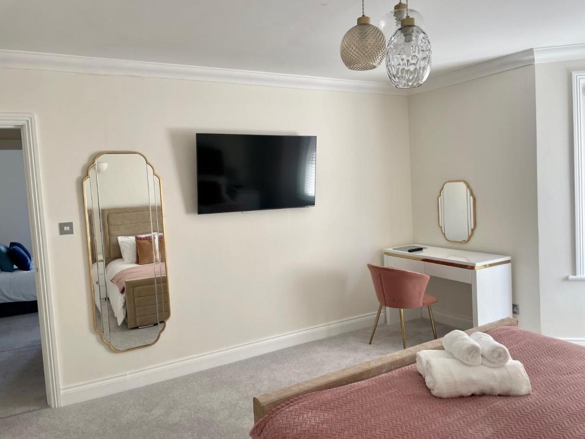 Exquisite Apartment, Stone Throw From The Apartment