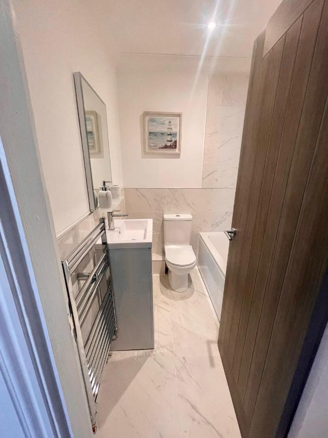 Exquisite Apartment, Stone Throw From The Bournemouth