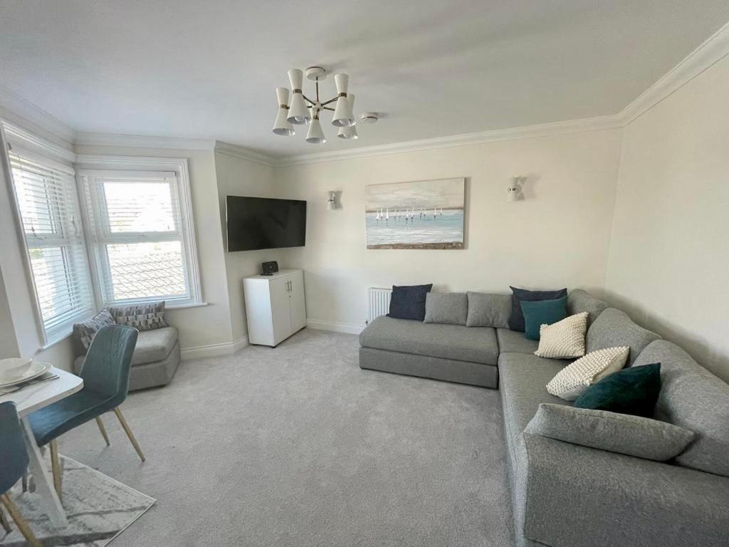 Exquisite Apartment, Stone Throw From The *