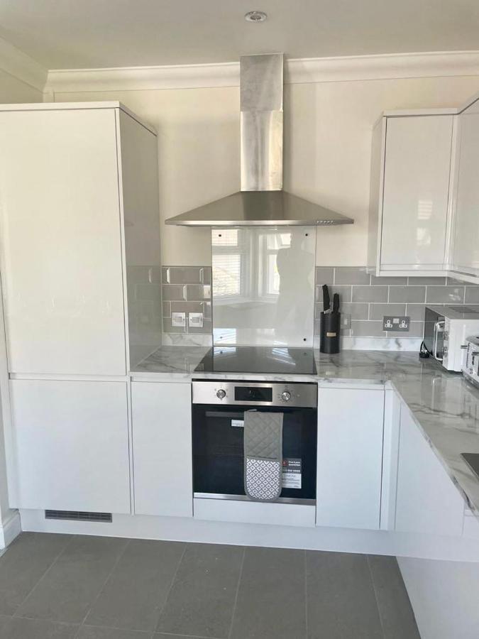 Exquisite Apartment, Stone Throw From The Apartment Bournemouth