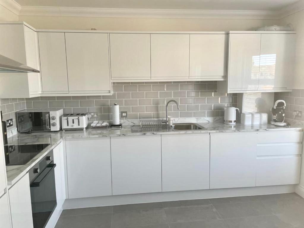 Exquisite Apartment, Stone Throw From The