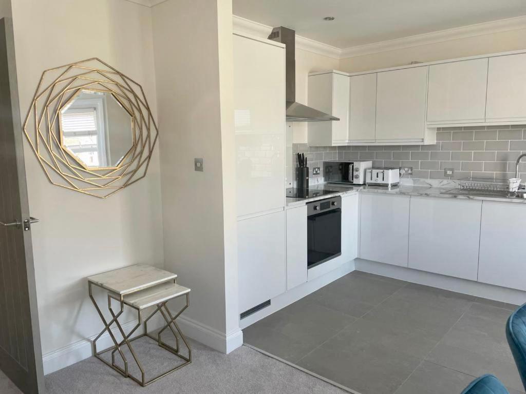 Apartment Exquisite Apartment, Stone Throw From The Bournemouth