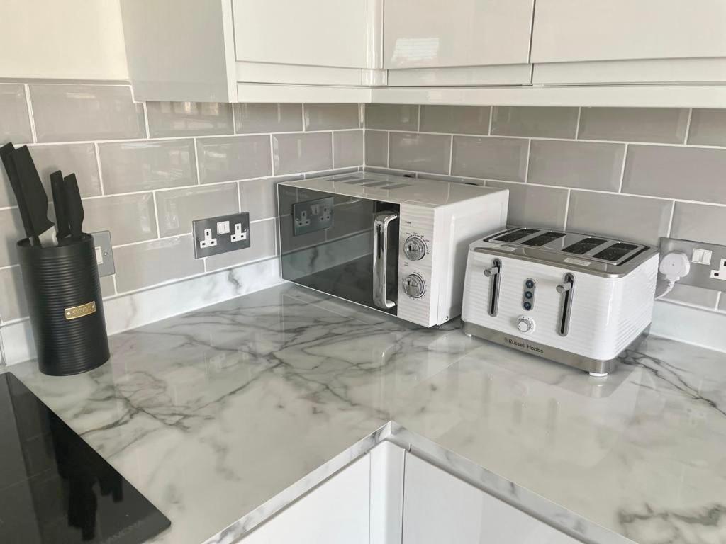 Apartment Exquisite Apartment, Stone Throw From The Bournemouth