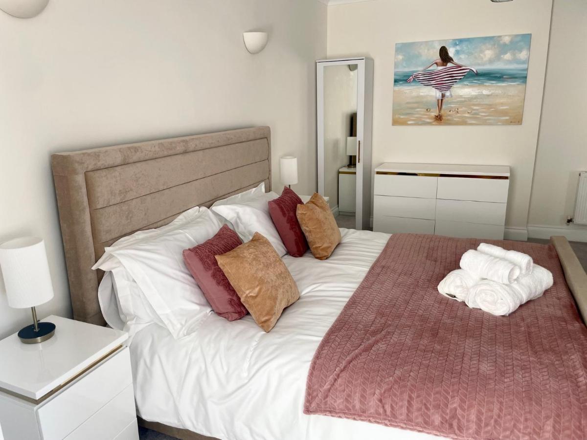 Exquisite Apartment, Stone Throw From The Apartment