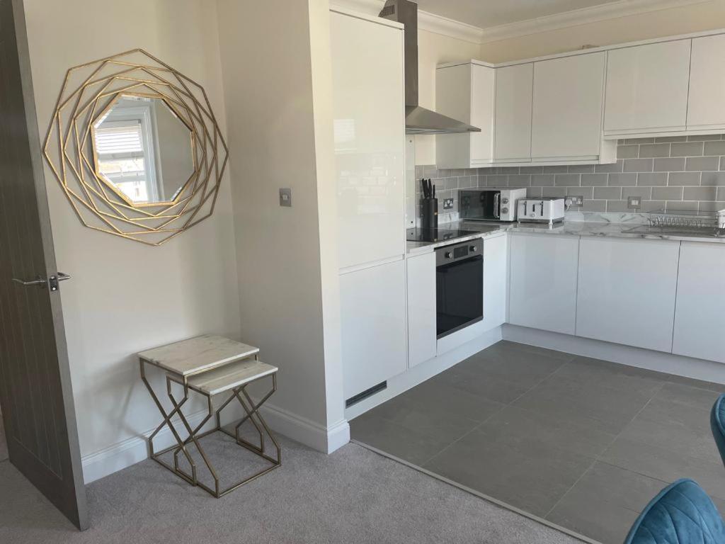 Exquisite Apartment, Stone Throw From The